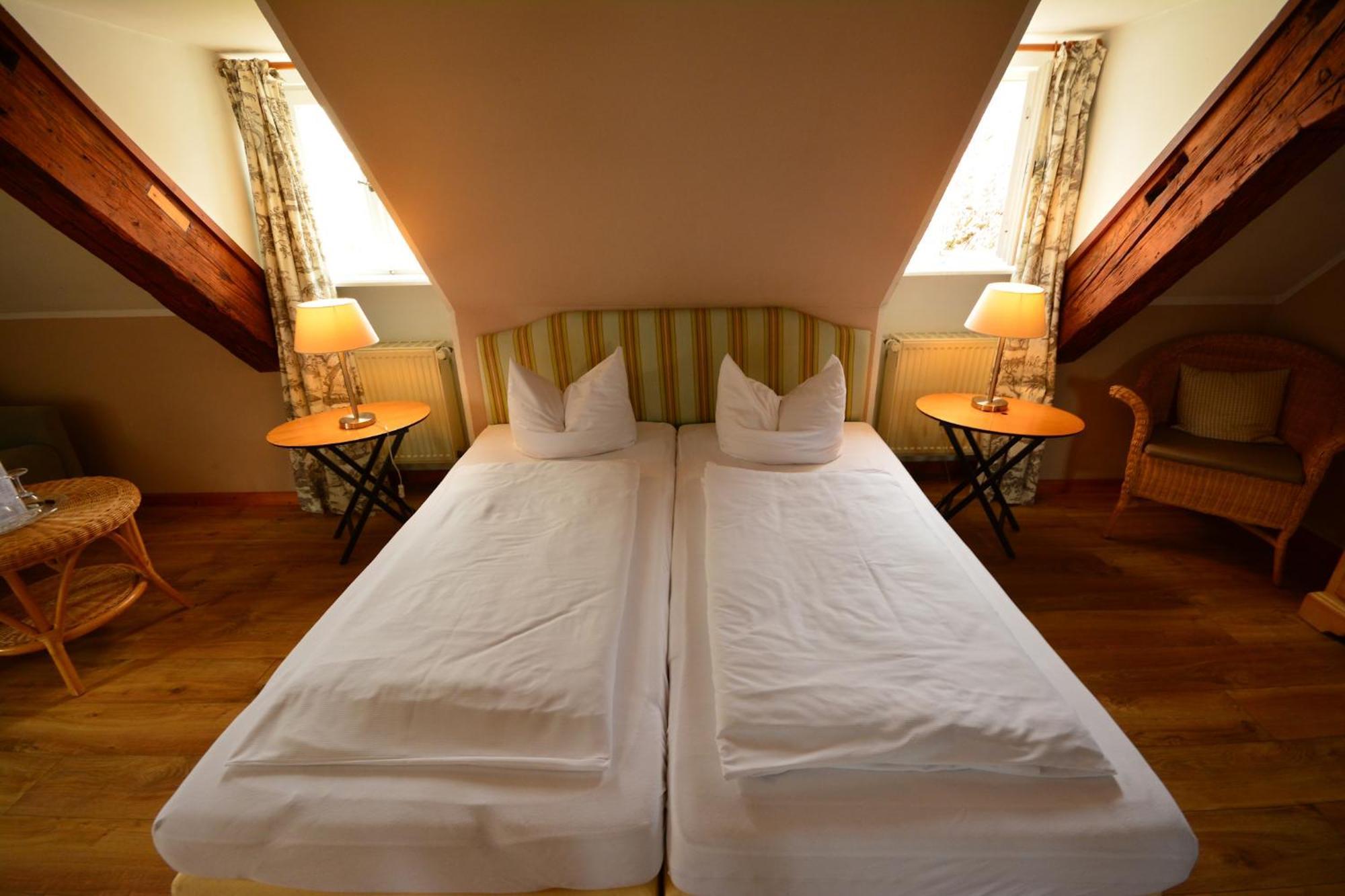 Landhotel Schloss Buttenheim Extérieur photo